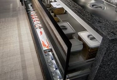 シティタワー大阪本町のスライド式収納