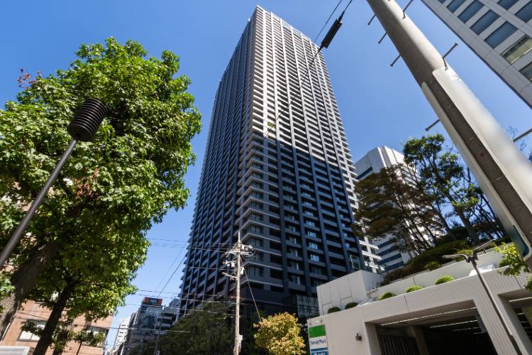 シティタワー大阪本町の外観