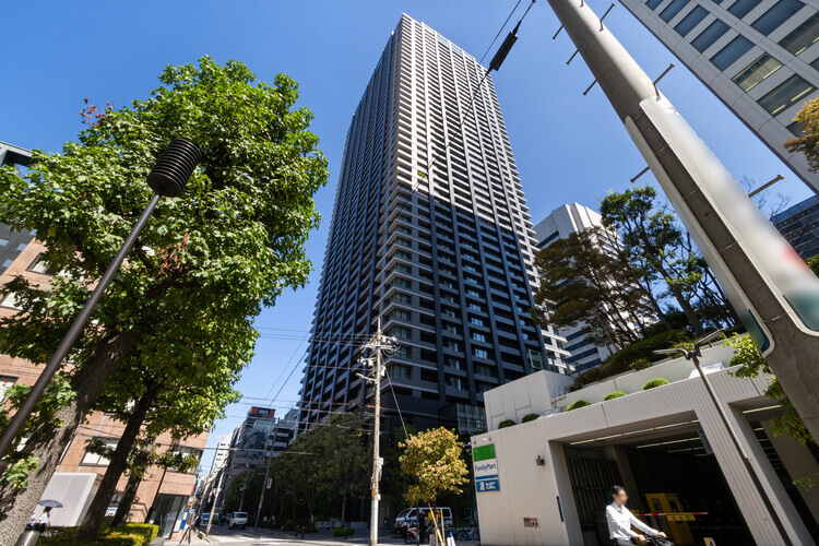 シティタワー大阪本町の外観